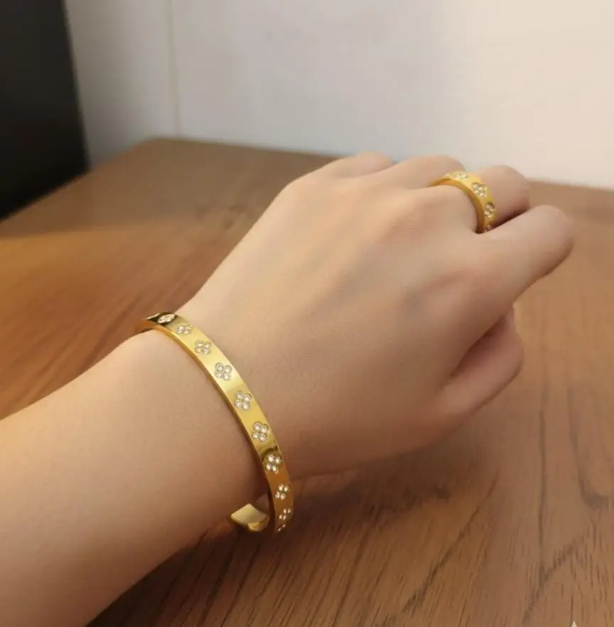 خاتم و اسورة